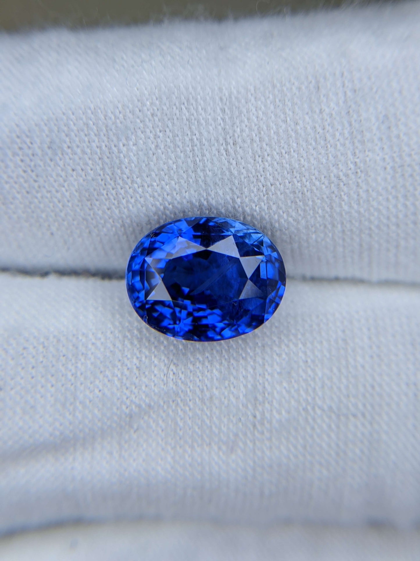 5.28 Carat Oval Cut No Heat Medium Blue Sapphire Loose Gemstone GIA Certified
