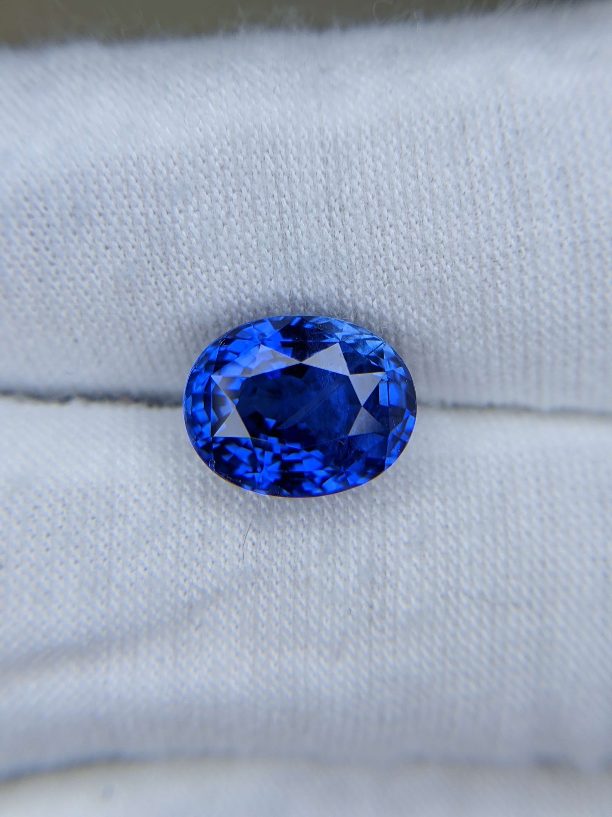 5.28 Carat Oval Cut No Heat Medium Blue Sapphire Loose Gemstone GIA Certified