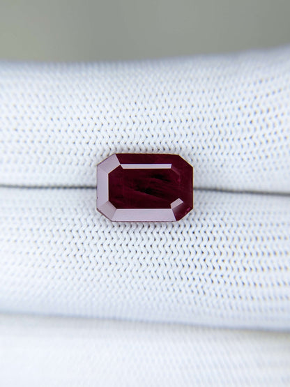 5.50 Carats Emerald Cut Heat Pigeon Blood Red Ruby Loose Gemstone On Hand