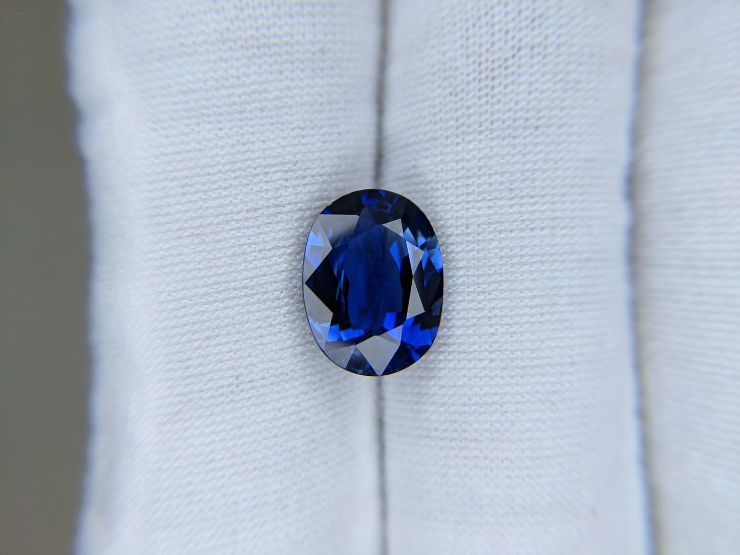 5.87 Carat Oval Cut Heat Medium Blue Sapphire Loose Gemstone GRS