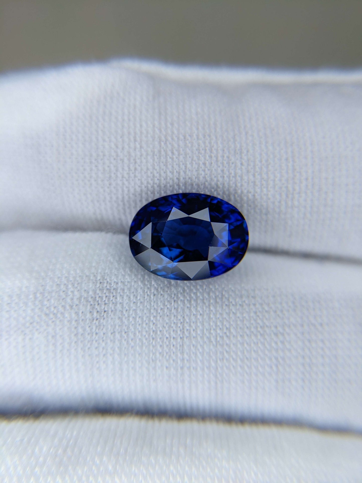 5 Carat Oval Cut Heat Royal Blue Sapphire Loose Gemstone