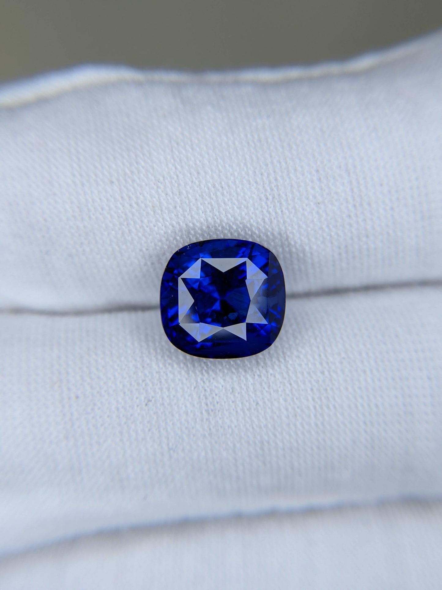 6.54 Carat Cushion Cut Heat Blue Sapphire Loose Gemstone