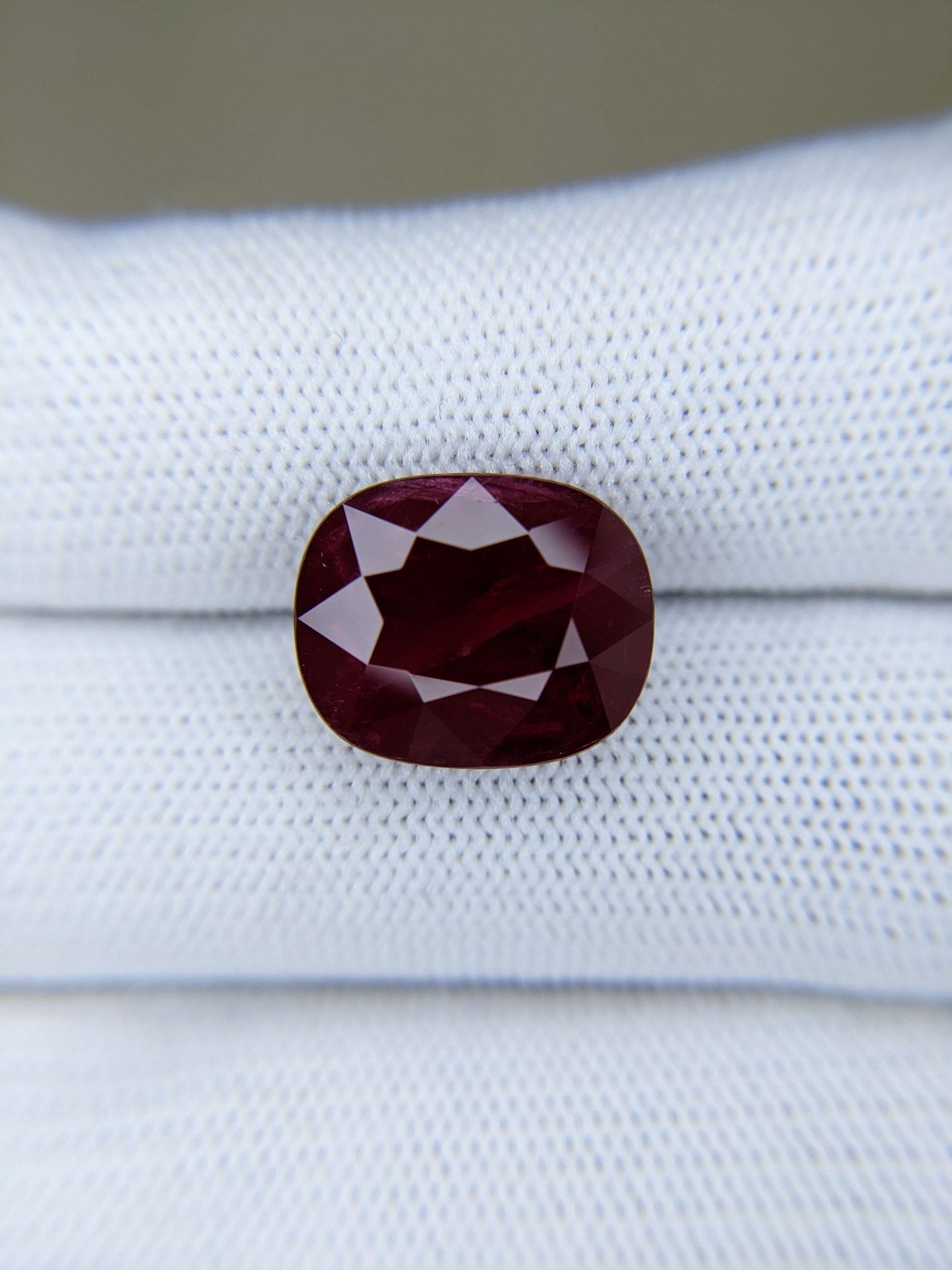 9.97 Carats Oval Faceted Cut Heat Red Ruby Loose Gemstone 