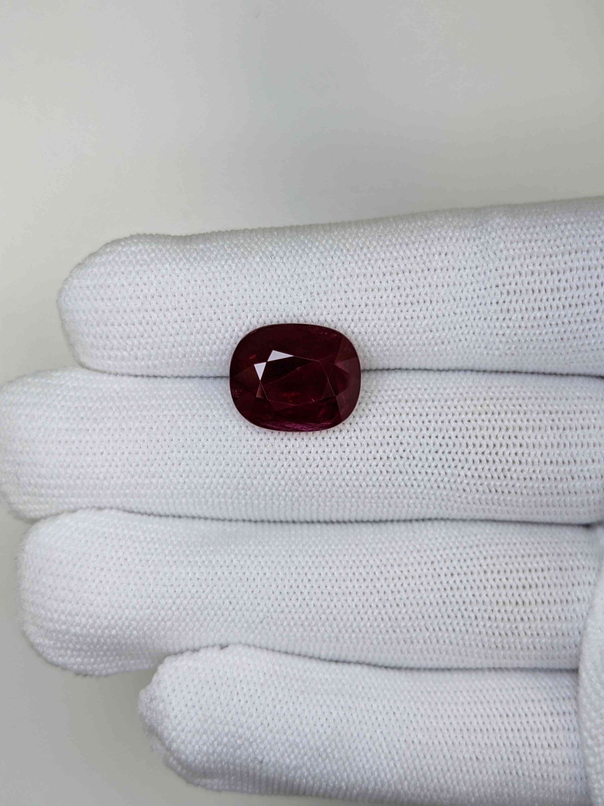9.97 Carats Oval Faceted Cut Heat Red Ruby Loose Gemstone onhand