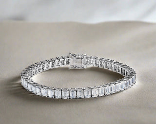 17 carat Lab Grown diamond bracelet with Emerald Cut diamonds
