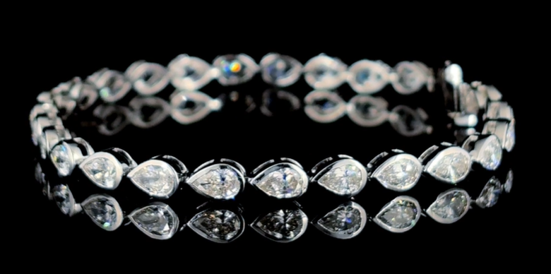 Lisbet 6 Carat Pear Cut Lab Grown Diamond Tennis Bracelet Side