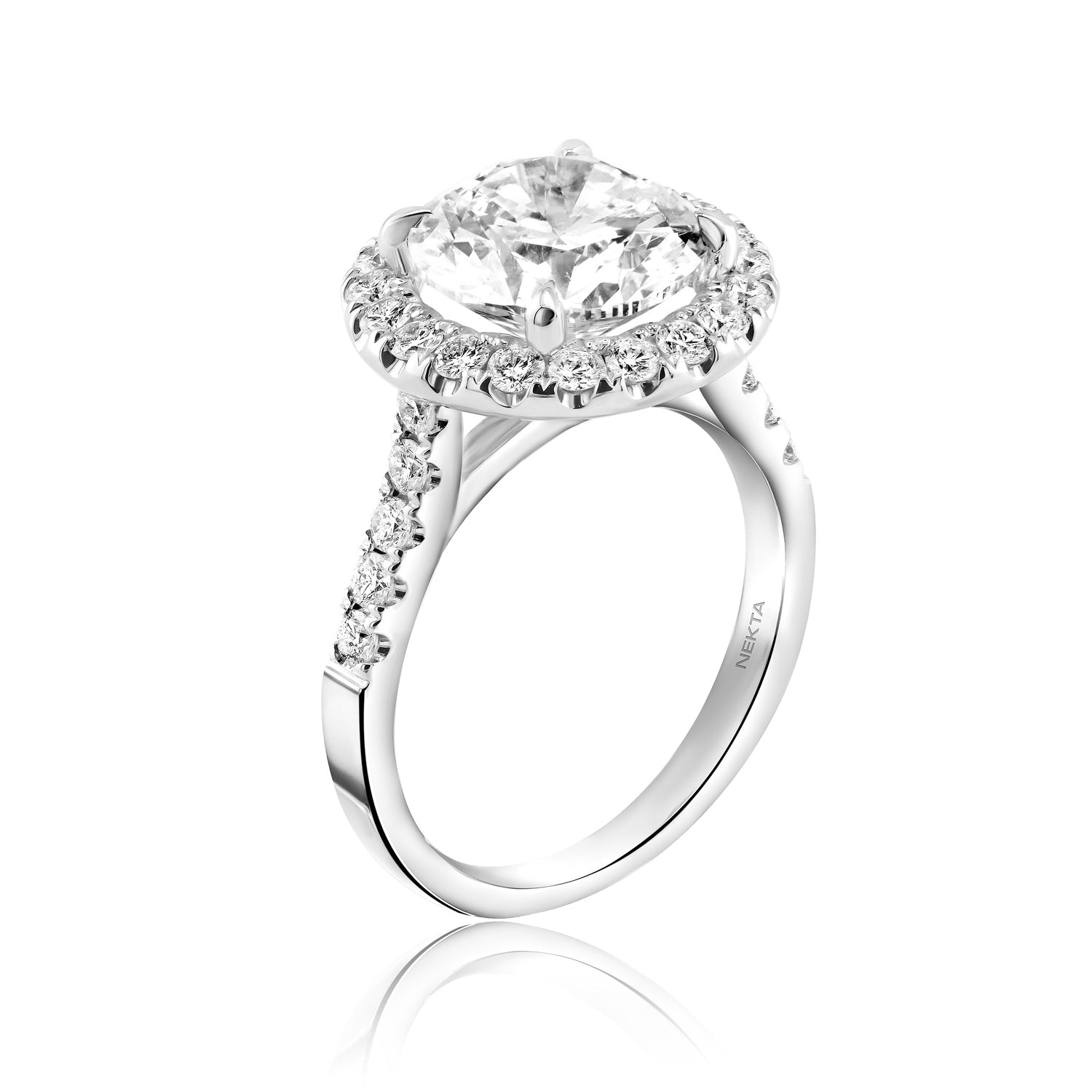 ROUND CUT E COLOR VS2 CLARITY HALO DIAMOND ENGAGEMENT RING Side View