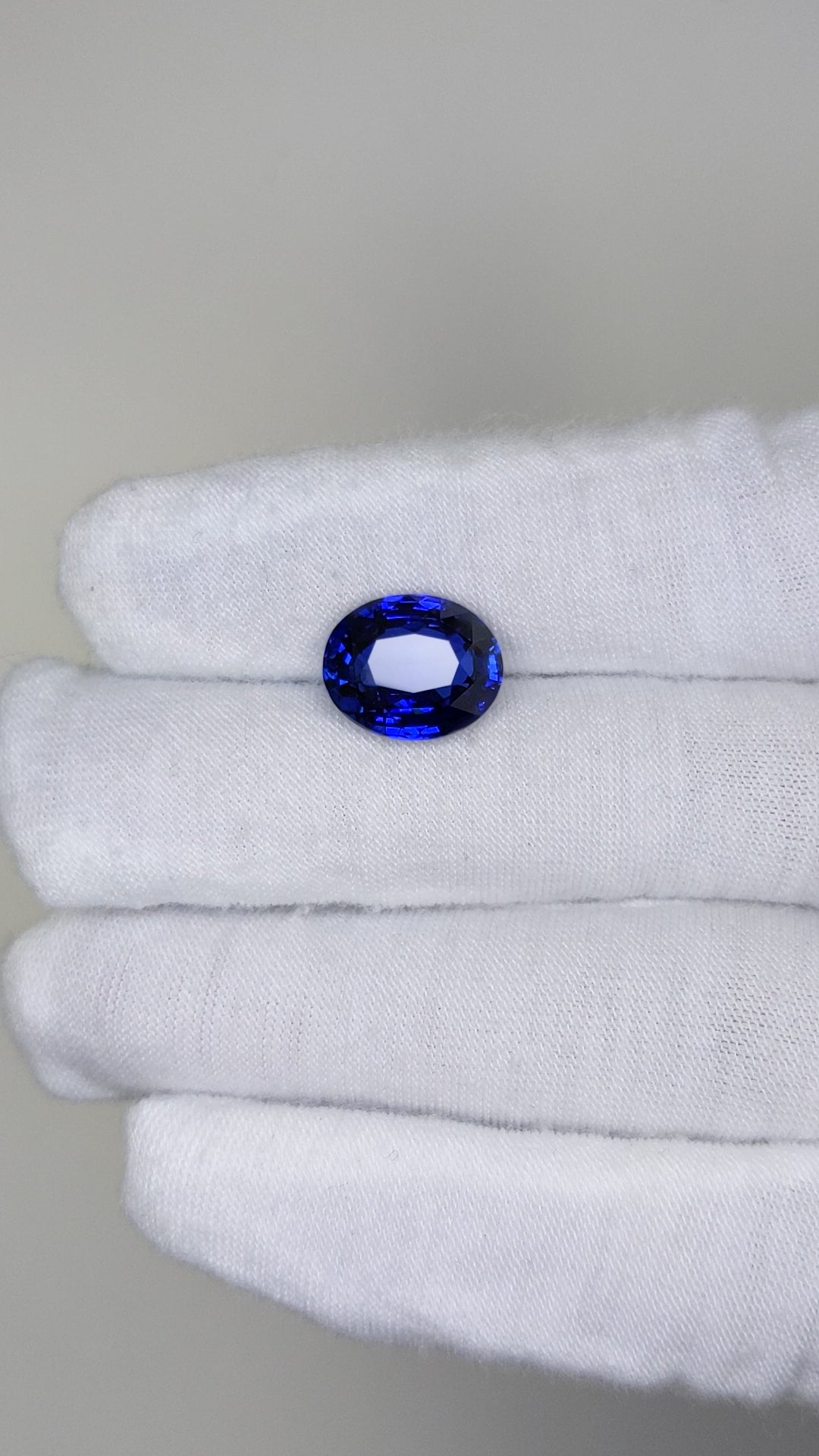 8.96 Carat Oval Cut Heat Royal Blue Sapphire Loose Gemstone GRS Far Video