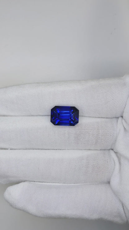 10.94 Carat Emerald Cut Heat Royal Blue Sapphire Loose Gemstone GIA Certified Video 2
