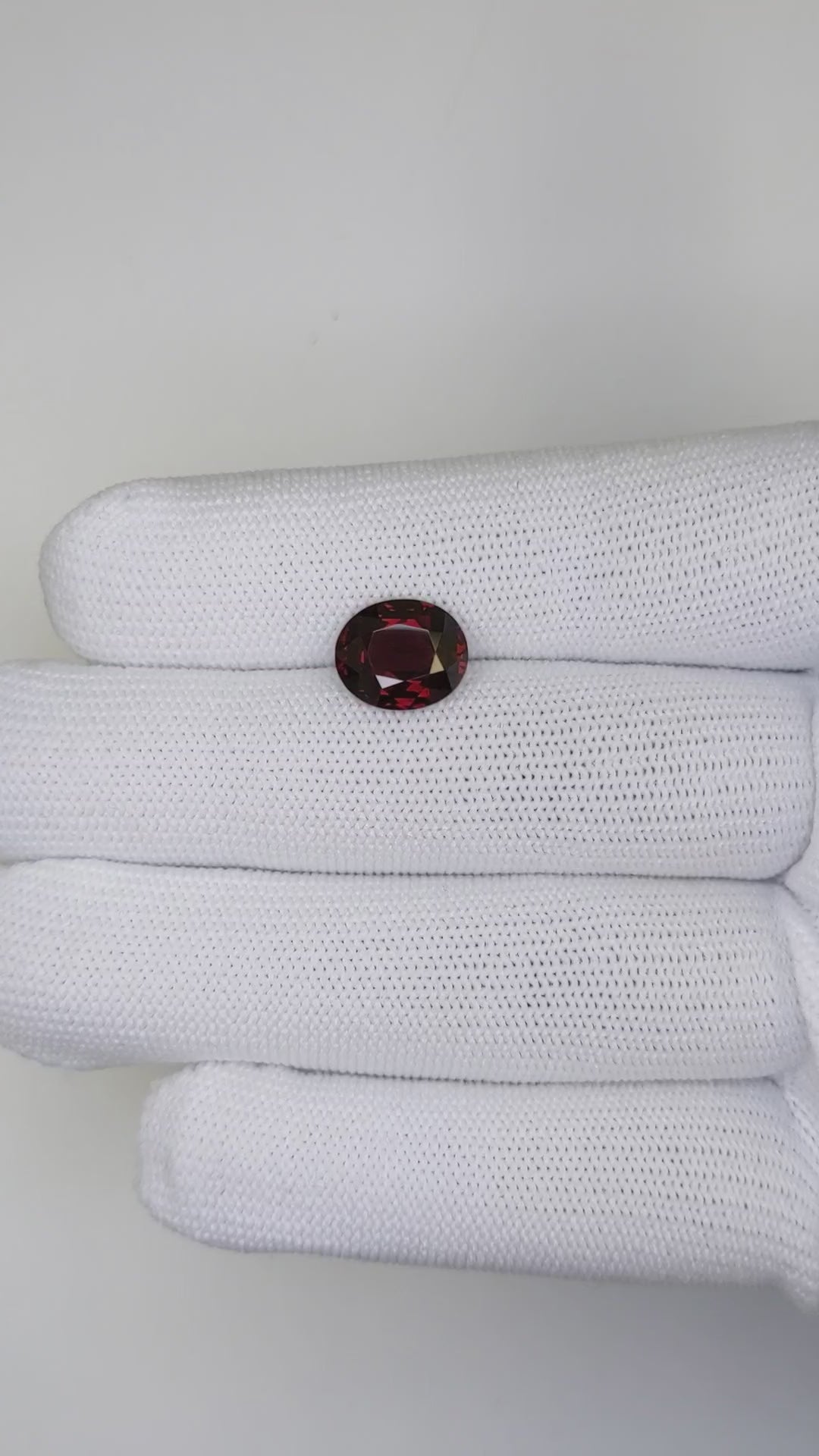 4.03 Carats Oval Cut Heat Pigeon Blood Red Ruby Loose Gemstone far