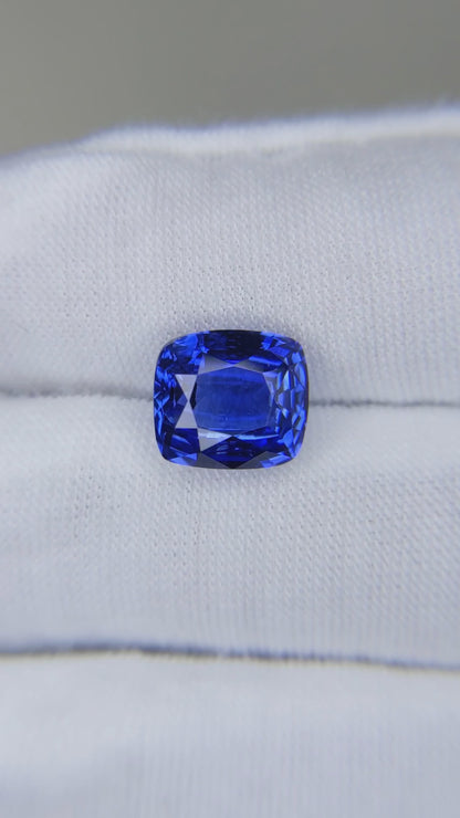 5.06 Carat Cushion Cut Heat Medium Blue Sapphire Loose Gemstone GGTL Video 1