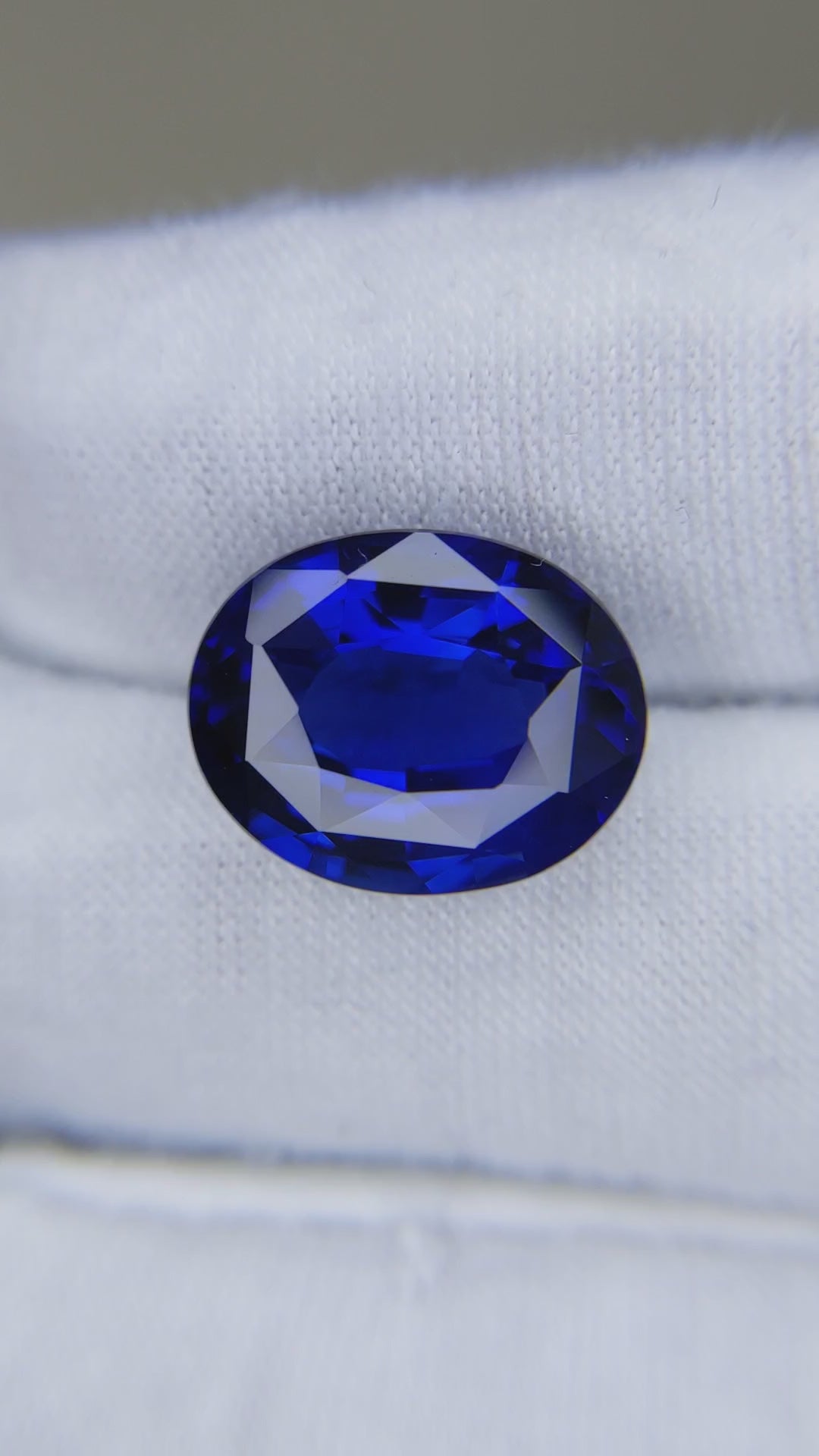 10.10 Carat Oval Cut Heat Royal Blue Sapphire Loose Gemstone close video