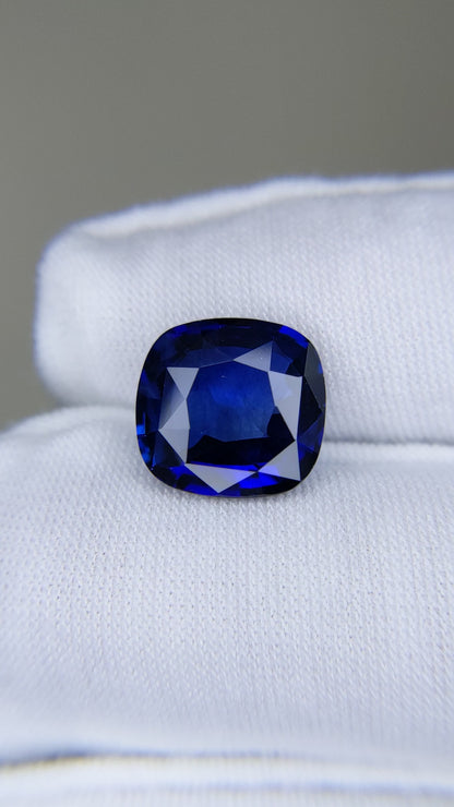 7.12 Carat Cushion Cut Heat Royal Blue Sapphire Loose Gemstone Video 2