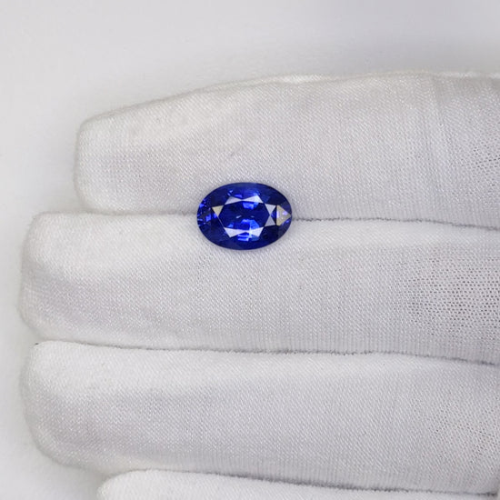 5.95 Carat Oval Cut Heat Royal Blue Sapphire Loose Gemstone Video 2