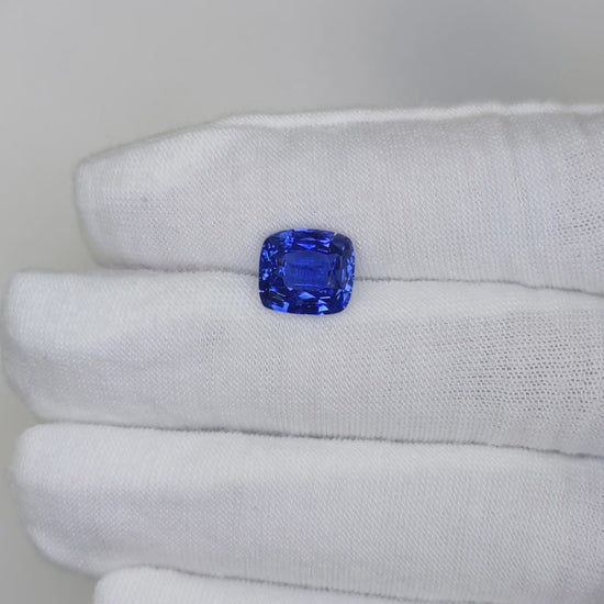 5.06 Carat Cushion Cut Heat Medium Blue Sapphire Loose Gemstone GGTL Video 2