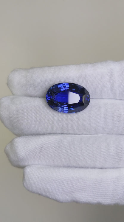 27.27 Carat Oval Cut Heat Vivid Blue Sapphire Loose Gemstone GIA Certified  Video 2