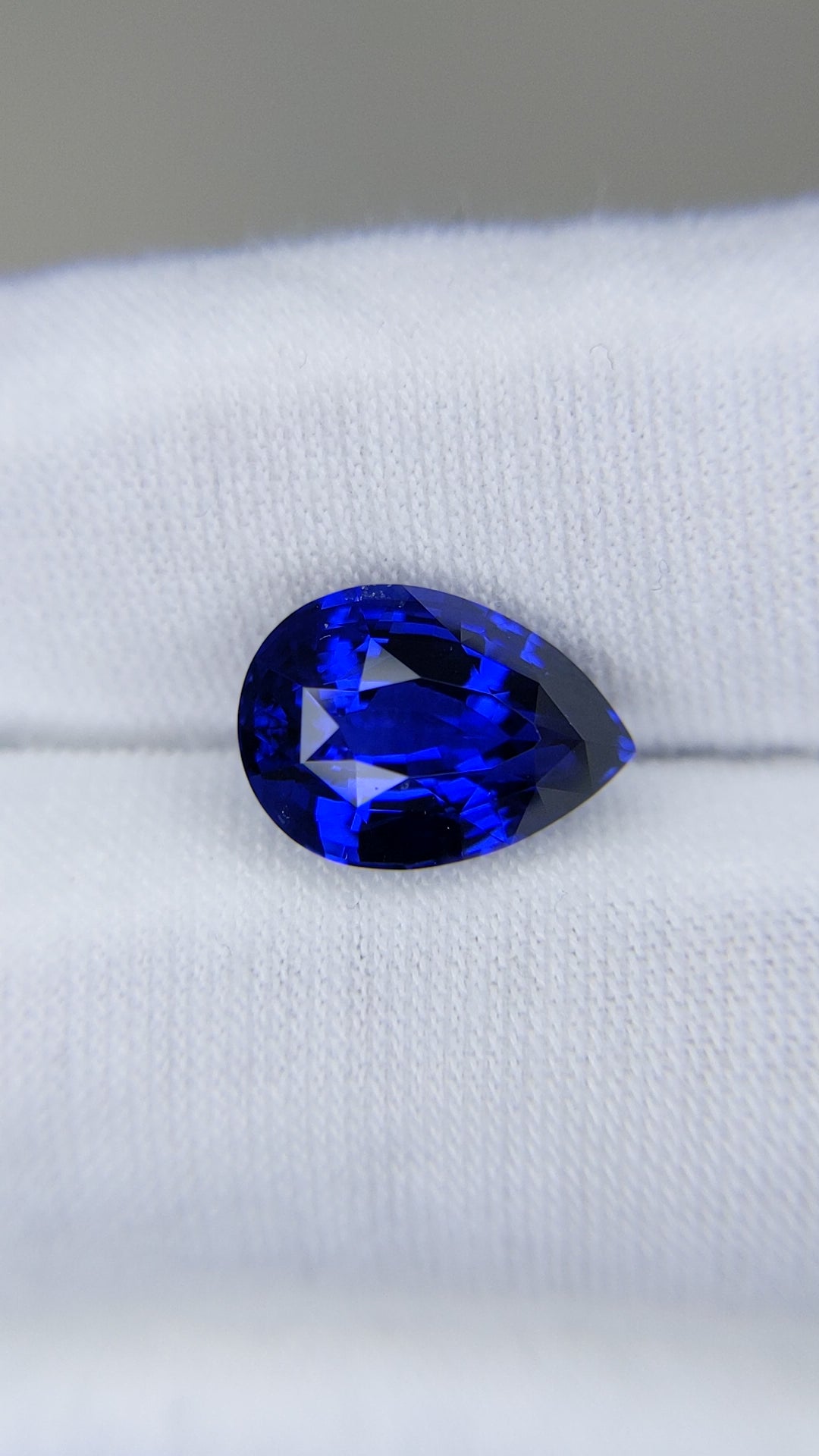 5.21 Carat Pear Cut Heat Royal Blue Sapphire Loose Gemstone Video 2