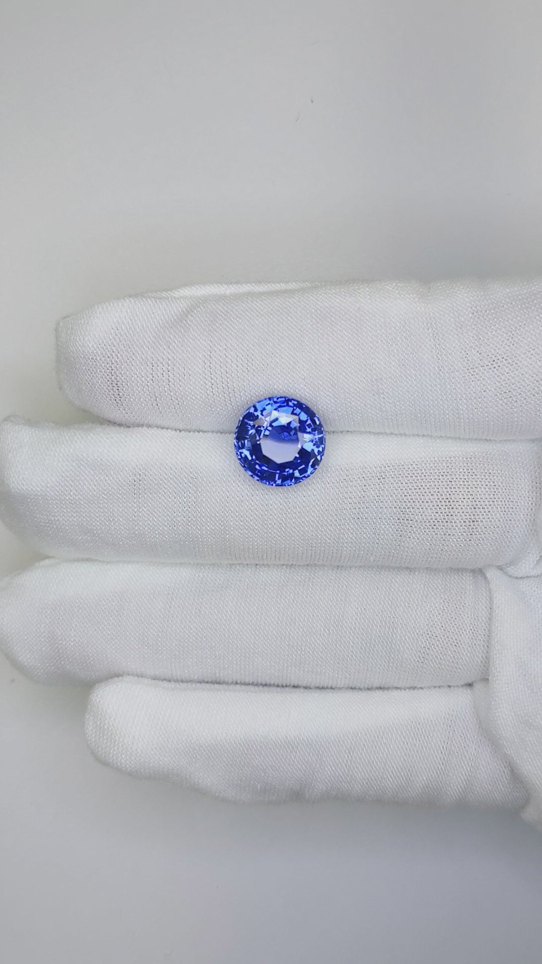 7.58 Carat Round Cut Heat Medium Blue Sapphire Loose Gemstone Video 2
