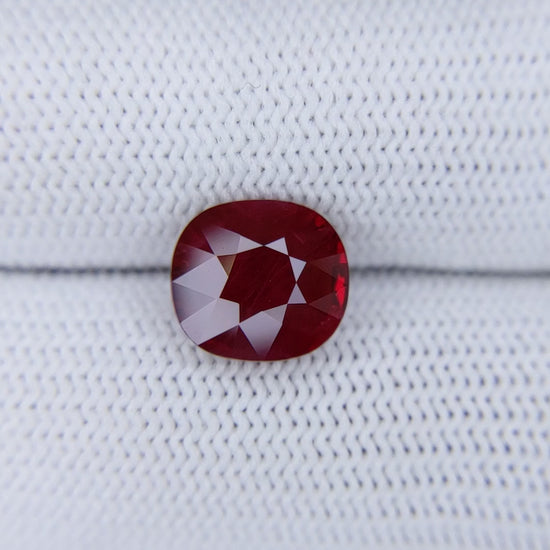 3.04 Carats Oval Cut Heat Pigeon Blood Red Ruby Loose Gemstone Close video