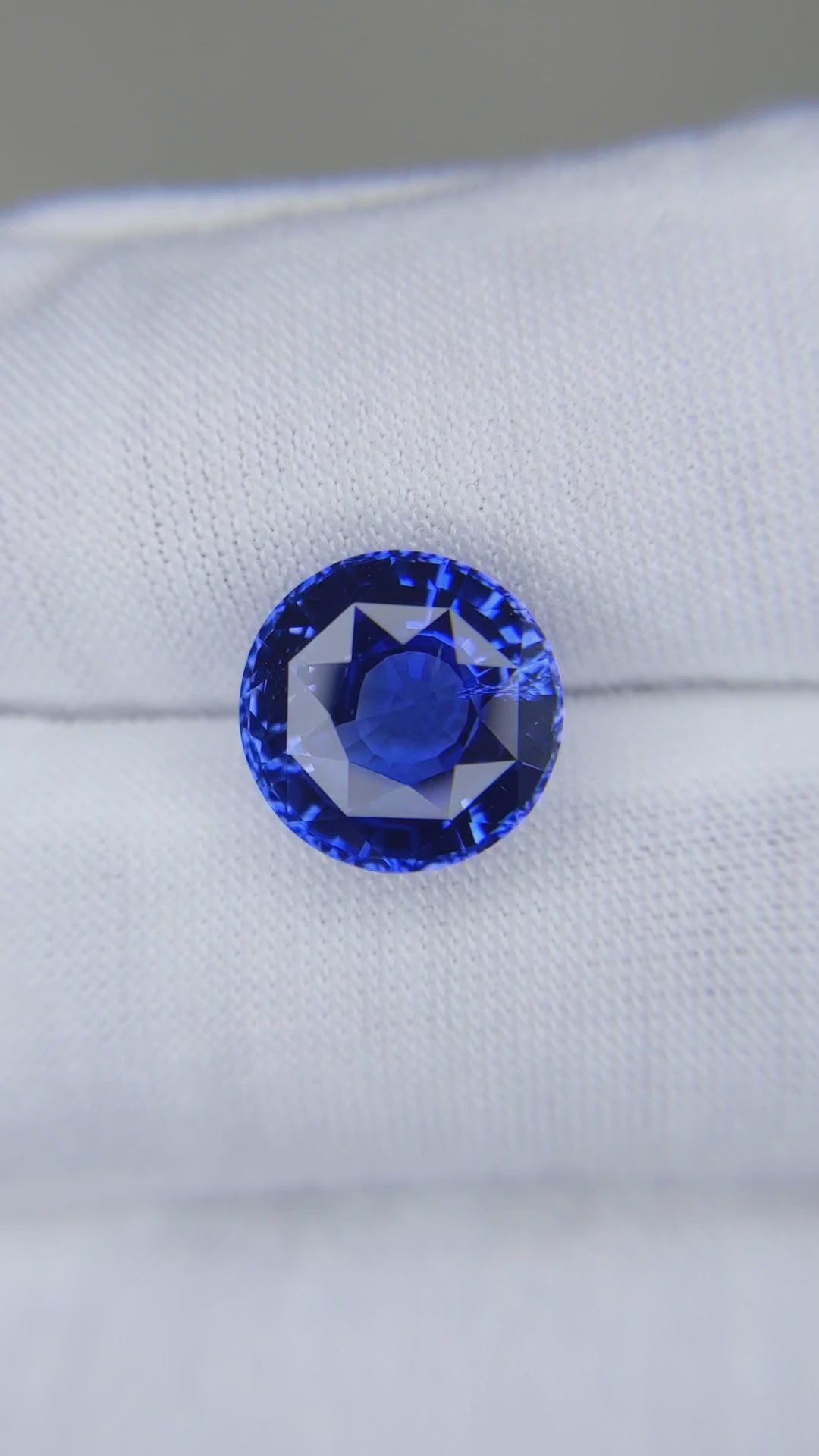 7.58 Carat Round Cut Heat Medium Blue Sapphire Loose Gemstone Video 1