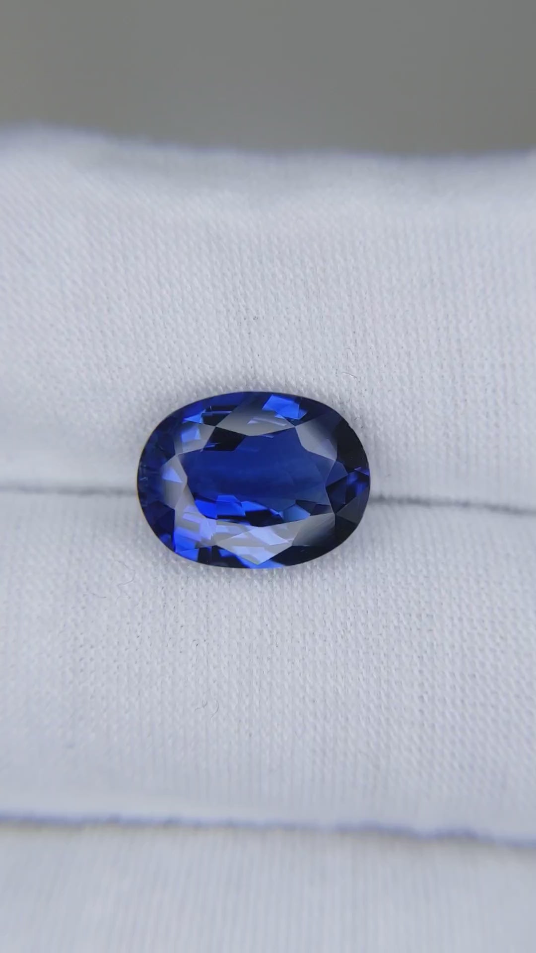 5.87 Carat Oval Cut Heat Medium Blue Sapphire Loose Gemstone GRS Video 1