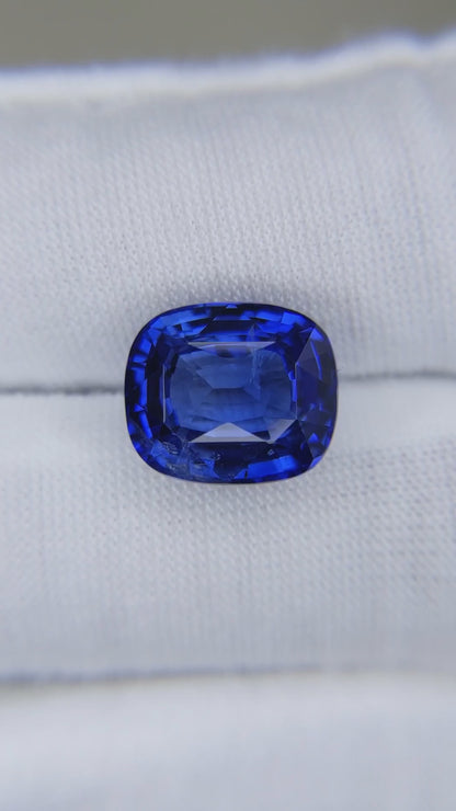 8.58 Carat Cushion Cut Heat Medium Blue Sapphire Loose Gemstone GGTL Video 1