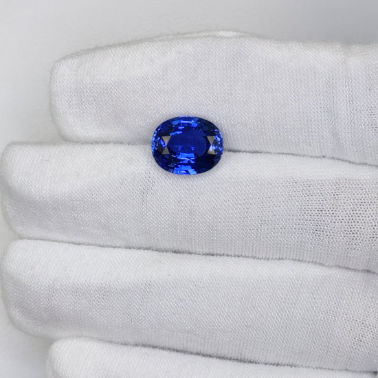6.49 Carat Oval Cut Heat Blue Sapphire Loose Gemstone GIA Certified Video 2