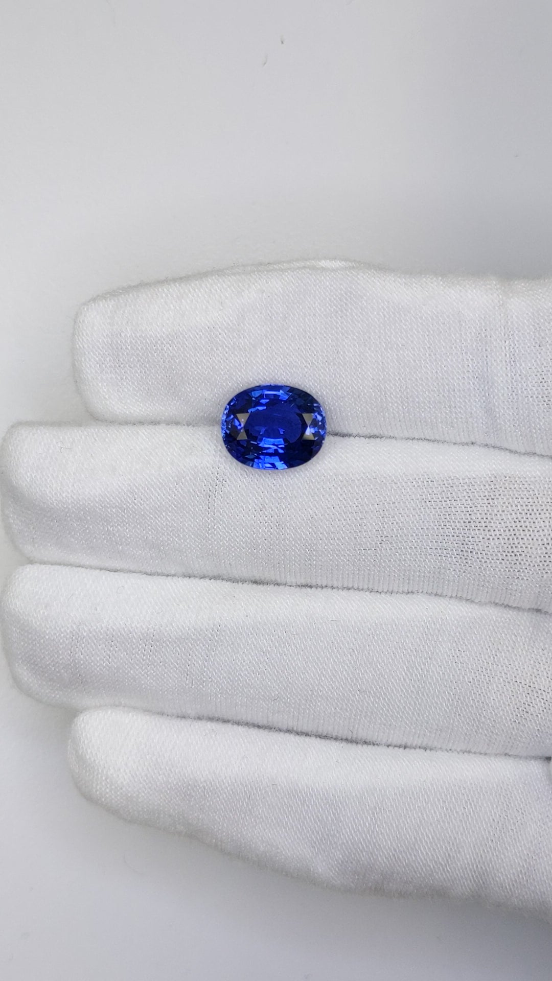 6.49 Carat Oval Cut Heat Blue Sapphire Loose Gemstone GIA Certified Video 2