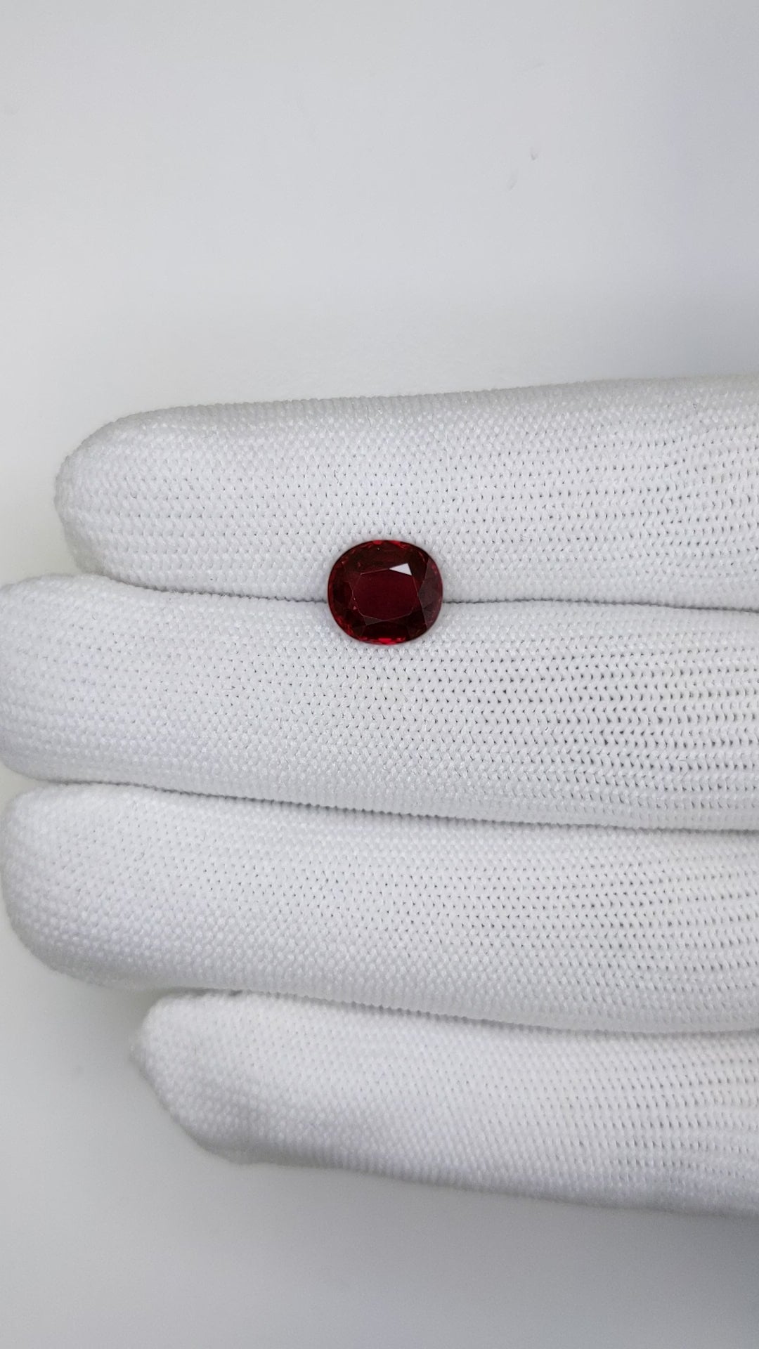 3.12 Carats Cushion Cut Heat Pigeon Blood Red Ruby Loose Gemstone GRS Video 3