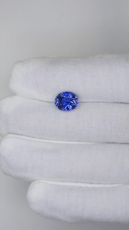 4.56 Carat Oval Cut Heat Medium Blue Sapphire Loose Gemstone Video 2