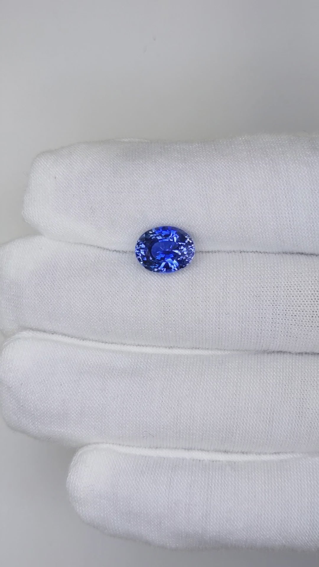 4.56 Carat Oval Cut Heat Medium Blue Sapphire Loose Gemstone Video 2