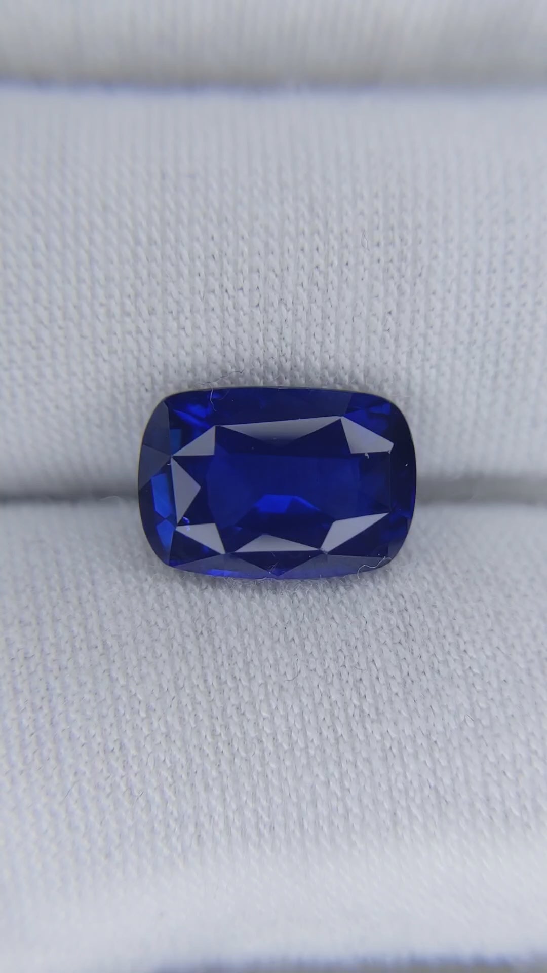 4.54 Carat Cushion Cut Heat Royal Blue Sapphire Loose Gemstone Video 1