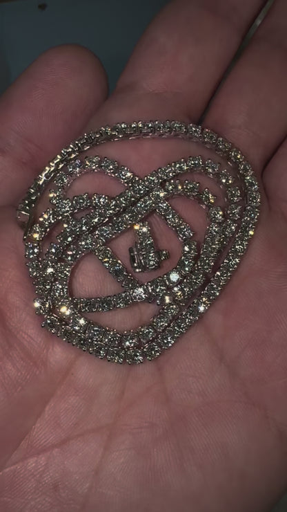 17 inch platinum diamond tennis necklace, 12 carats Of Diamonds
