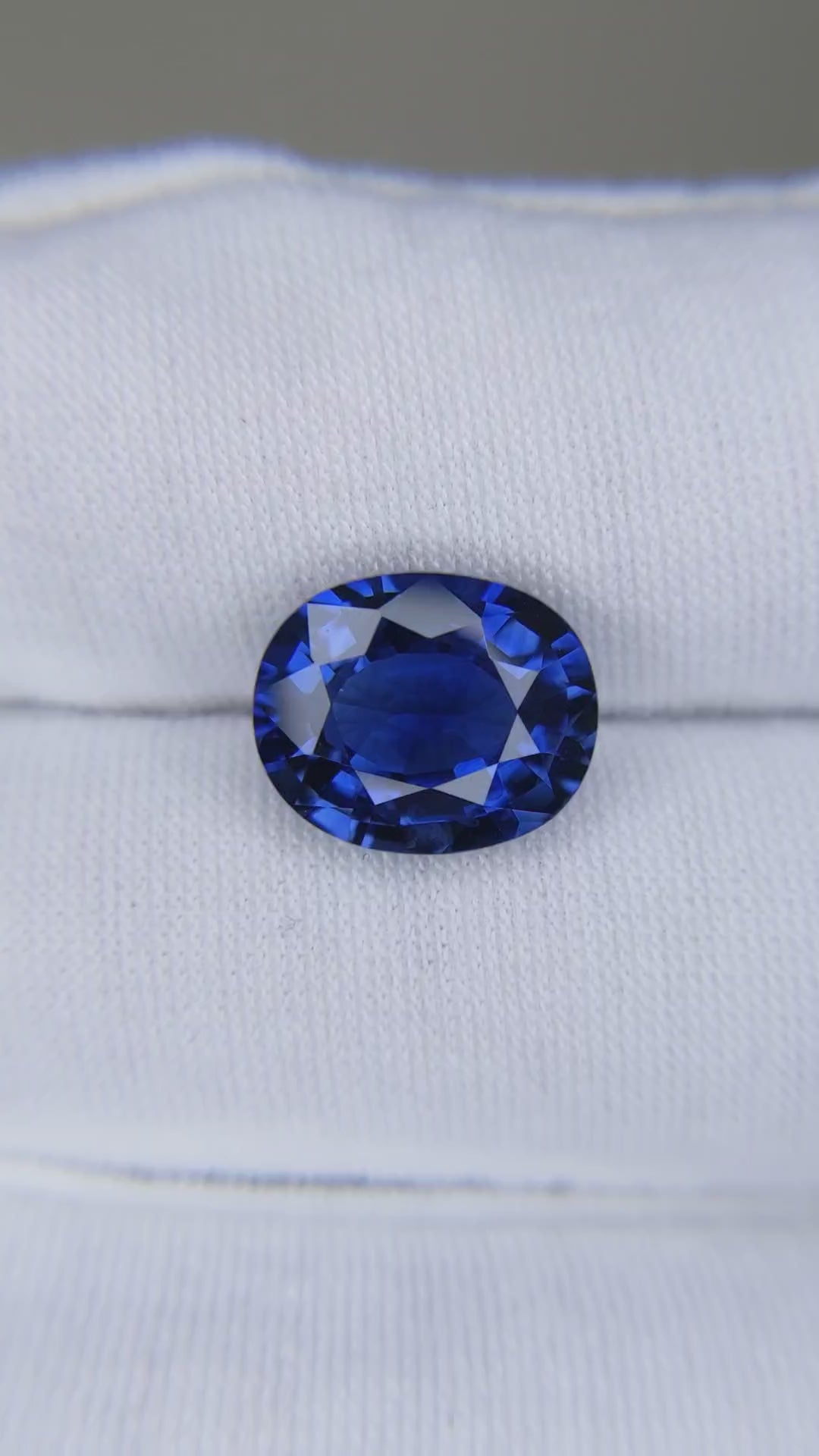 6.41 Carat Oval Cut Heat Medium Blue Sapphire Loose Gemstone GRS Video 1