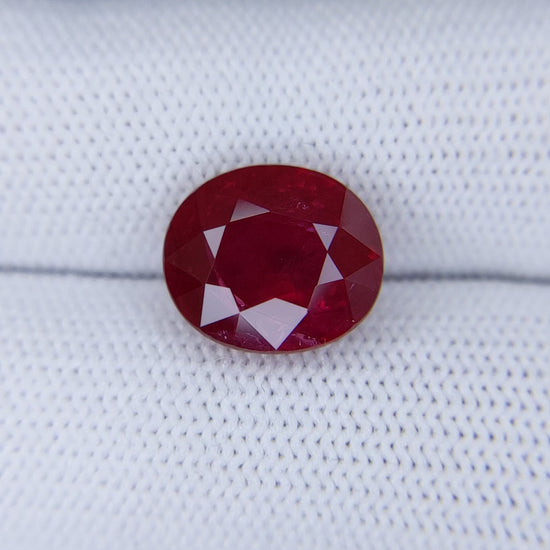 6.06 Carats Oval Cut Heat Red Ruby Loose Gemstone GRS Video 2