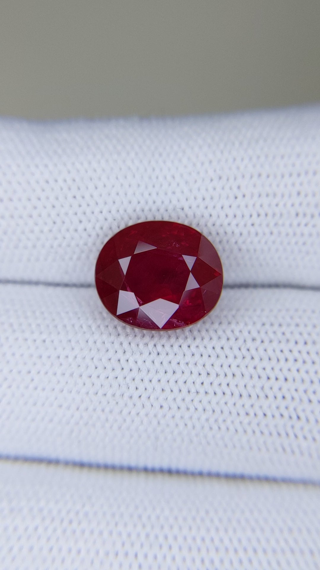 6.06 Carats Oval Cut Heat Red Ruby Loose Gemstone GRS Video 2