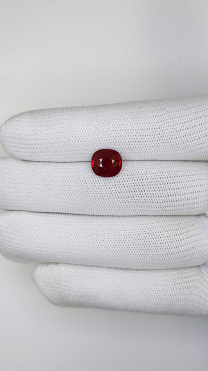 3.04 Carats Oval Cut Heat Pigeon Blood Red Ruby Loose Gemstone Far Video