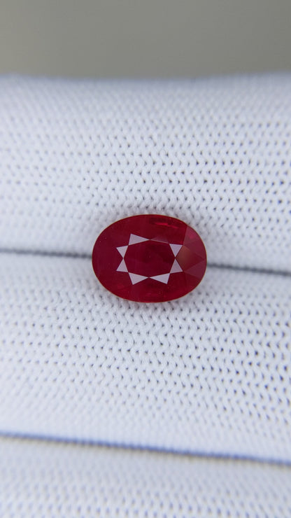 4.03 Carats Oval Cut Heat Pigeon Blood Red Ruby Loose Gemstone Video 1