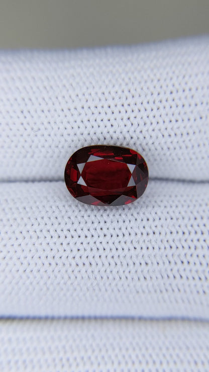 4.01 Carats Oval Cut Heat Pigeon Blood Red Ruby Loose Gemstone close