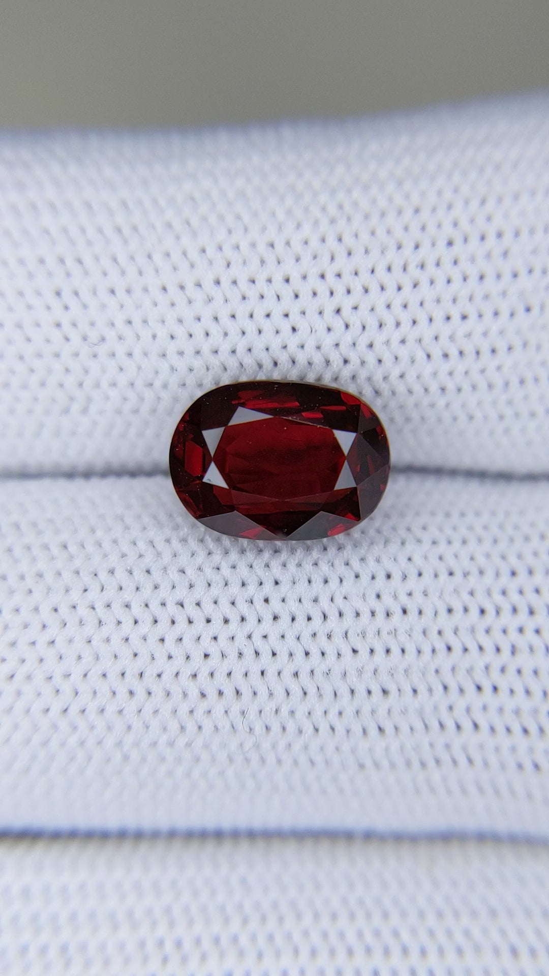 4.01 Carats Oval Cut Heat Pigeon Blood Red Ruby Loose Gemstone close