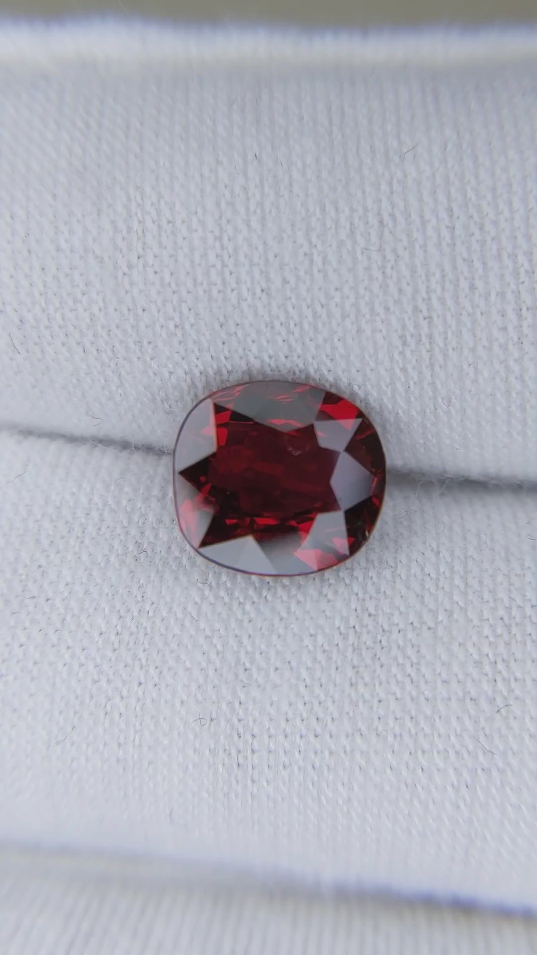 3.10 Carats Cushion Cut No Heat Pigeon Blood Red Ruby Loose Gemstone GRS vid 2