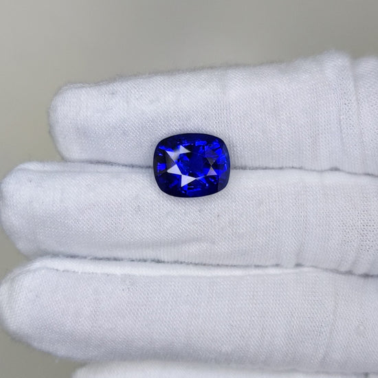 8.67 Carat Cushion Cut Heat Royal Blue Sapphire Loose Gemstone GRS Video 2