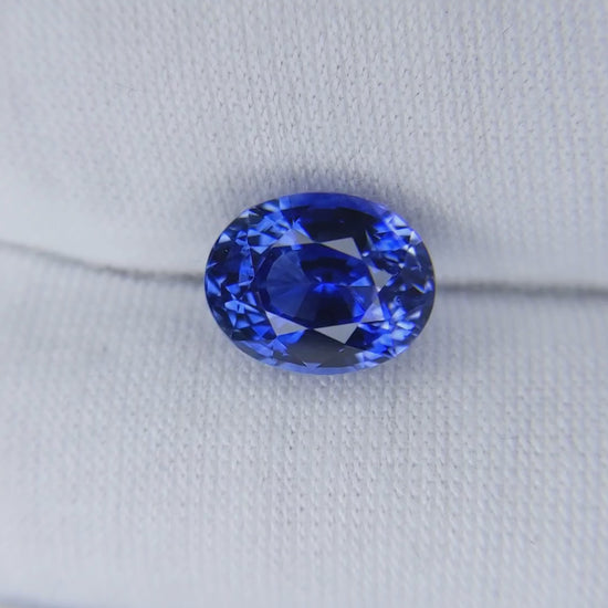 4.56 Carat Oval Cut Heat Medium Blue Sapphire Loose Gemstone Video 1