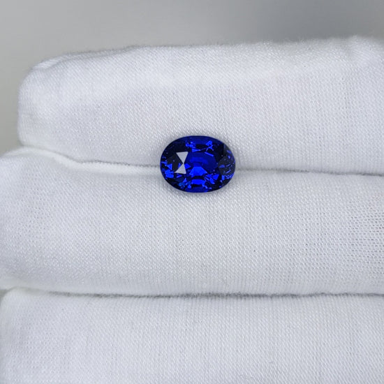 5.09 Carat Oval Cut Heat Royal Blue Sapphire Loose Gemstone GRS Video 3