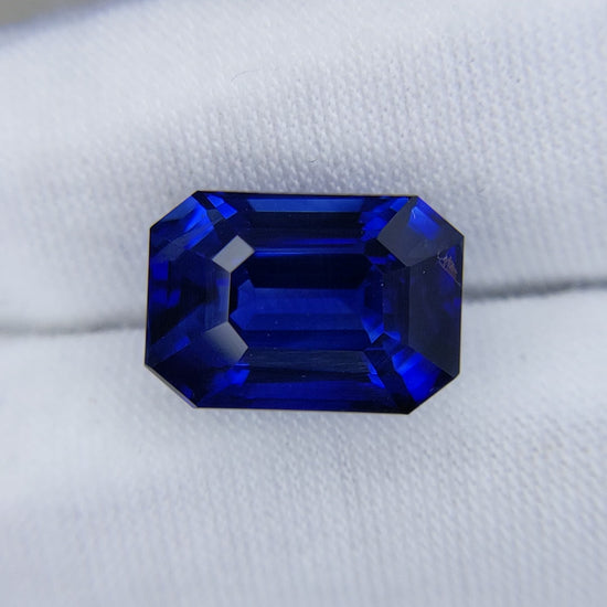 10.94 Carat Emerald Cut Heat Royal Blue Sapphire Loose Gemstone GIA Certified Video 3