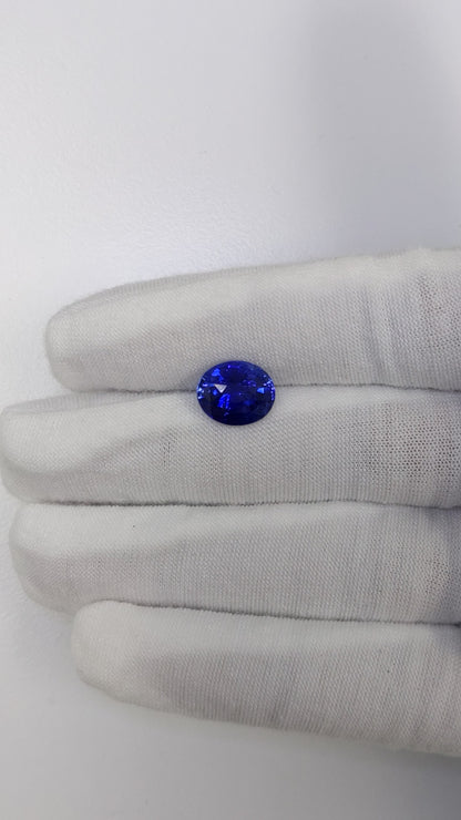 5.02 Carat Oval Cut Heat Royal Blue Sapphire Loose Gemstone GGTL Video 1