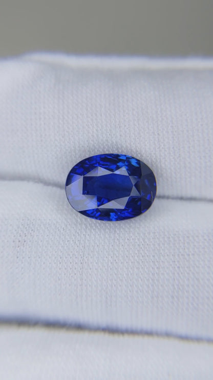5 Carat Oval Cut Heat Royal Blue Sapphire Loose Gemstone Video 2