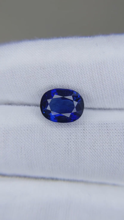 4.33 Carat Oval Cut Heat Blue Sapphire Loose Gemstone GRS Video 1
