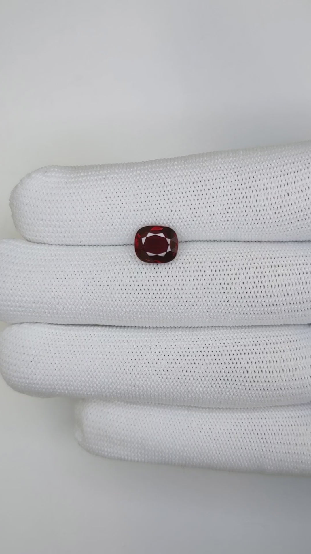 3 Carats Cushion Cut Heat Pigeon Blood Red Ruby Loose Gemstone Bellerophon Video 2