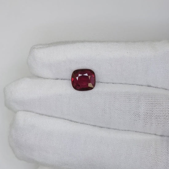 3.01 Carats Cushion Cut No Heat Pigeon Blood Red Ruby Loose Gemstone Far vid